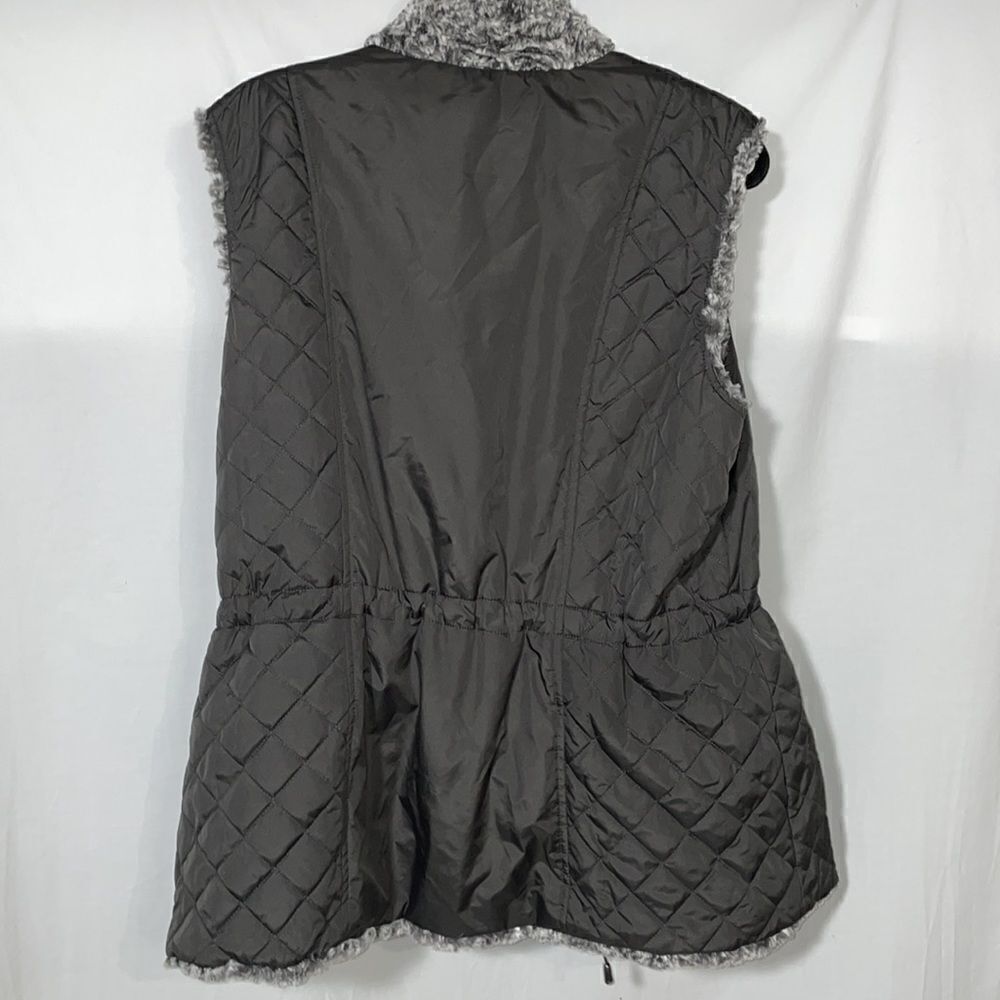 Reversible vest  - Picture 13 of 15